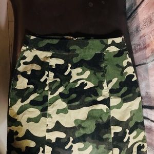 Charlotte Russe Camo Zipper Mini Skirt S